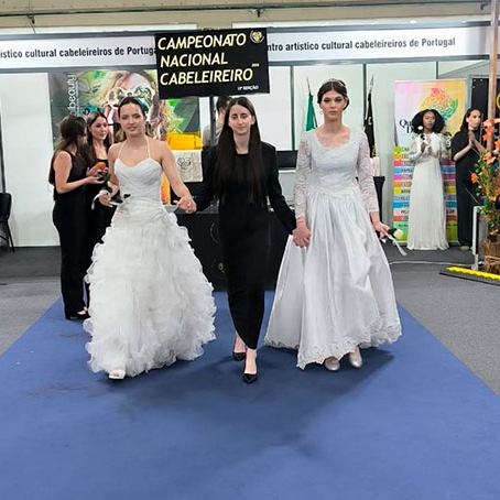 Alunos da epralima nas provas de aptidão profissional de cabeleireiro na Expocosmética Porto