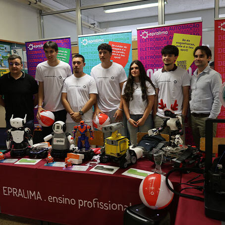 alunos da epralima na feira das profissões de freixo