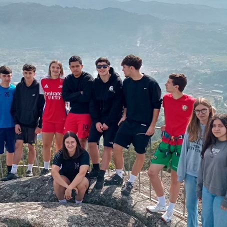 Alunos da epralima no Penedo do Castelo de Santa Cruz