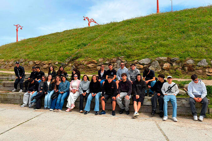 Alunos de Desporto e Cozinha da Epralima em visita ao Domus e aquarium na Corunha
