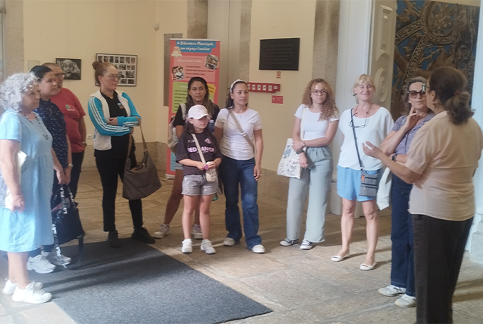 Alunos do curso PLA da epralima na Biblioteca Tomaz de Figueiredo